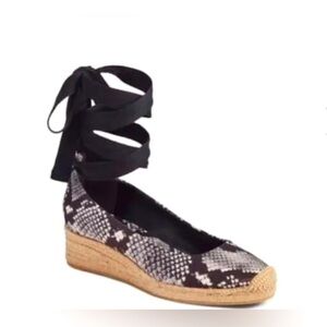 Tory Burch Heather Lace Up Wedge Espadrille Printed Satin Snake Print Sz 9.5 EUC